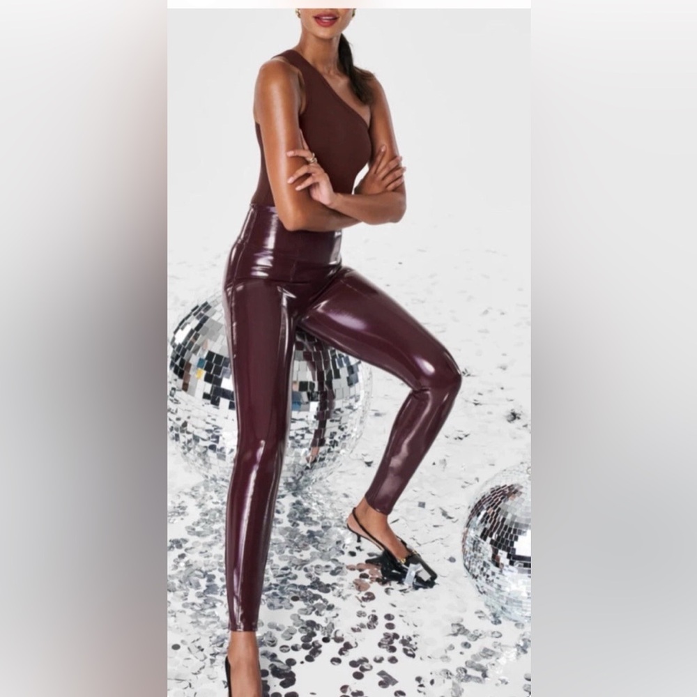 SPANX Shiny Burgundy Leggings sz m